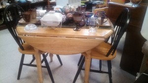 Cute drop leaf table and 2 chairs